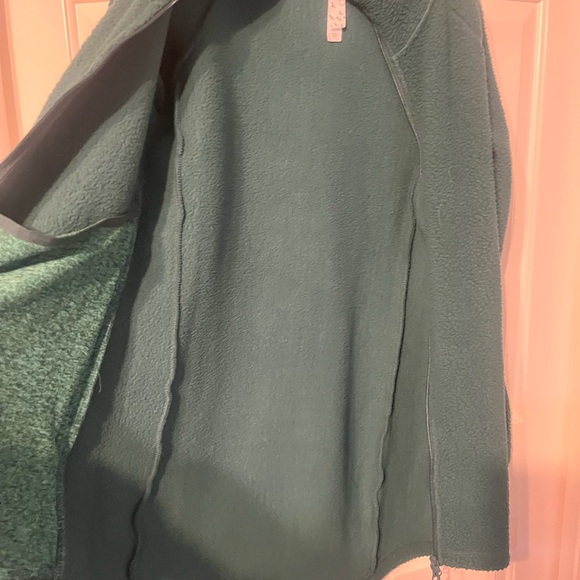 Oiselle AT Green Fleece Jacket new with tags. Size S - Picture 4 of 5